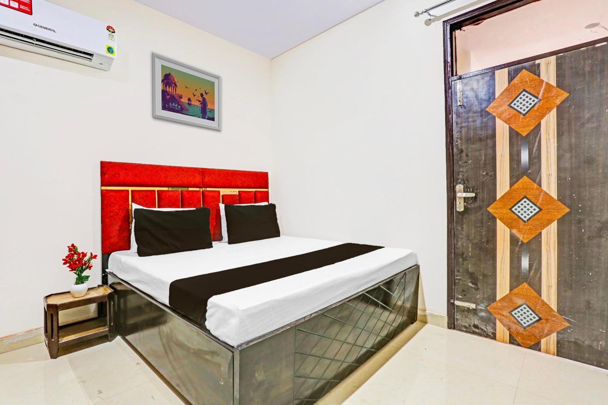 Hotel O Redbull Inn Гургаон Экстерьер фото