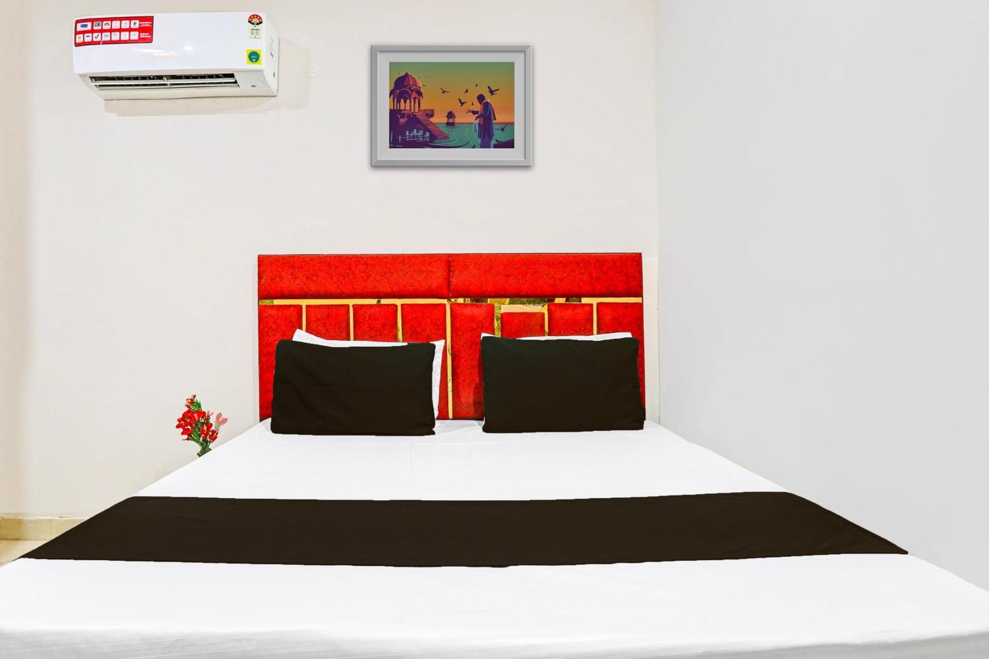 Hotel O Redbull Inn Гургаон Экстерьер фото