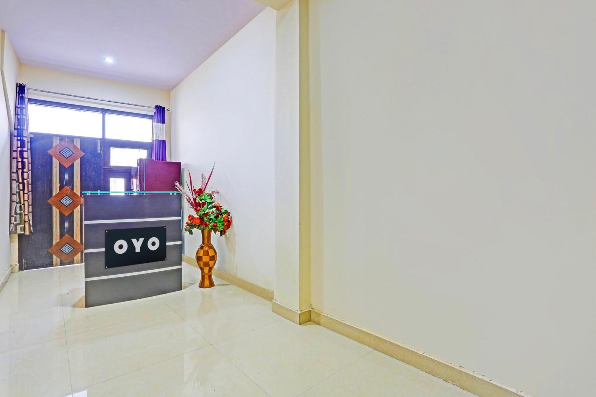 Hotel O Redbull Inn Гургаон Экстерьер фото